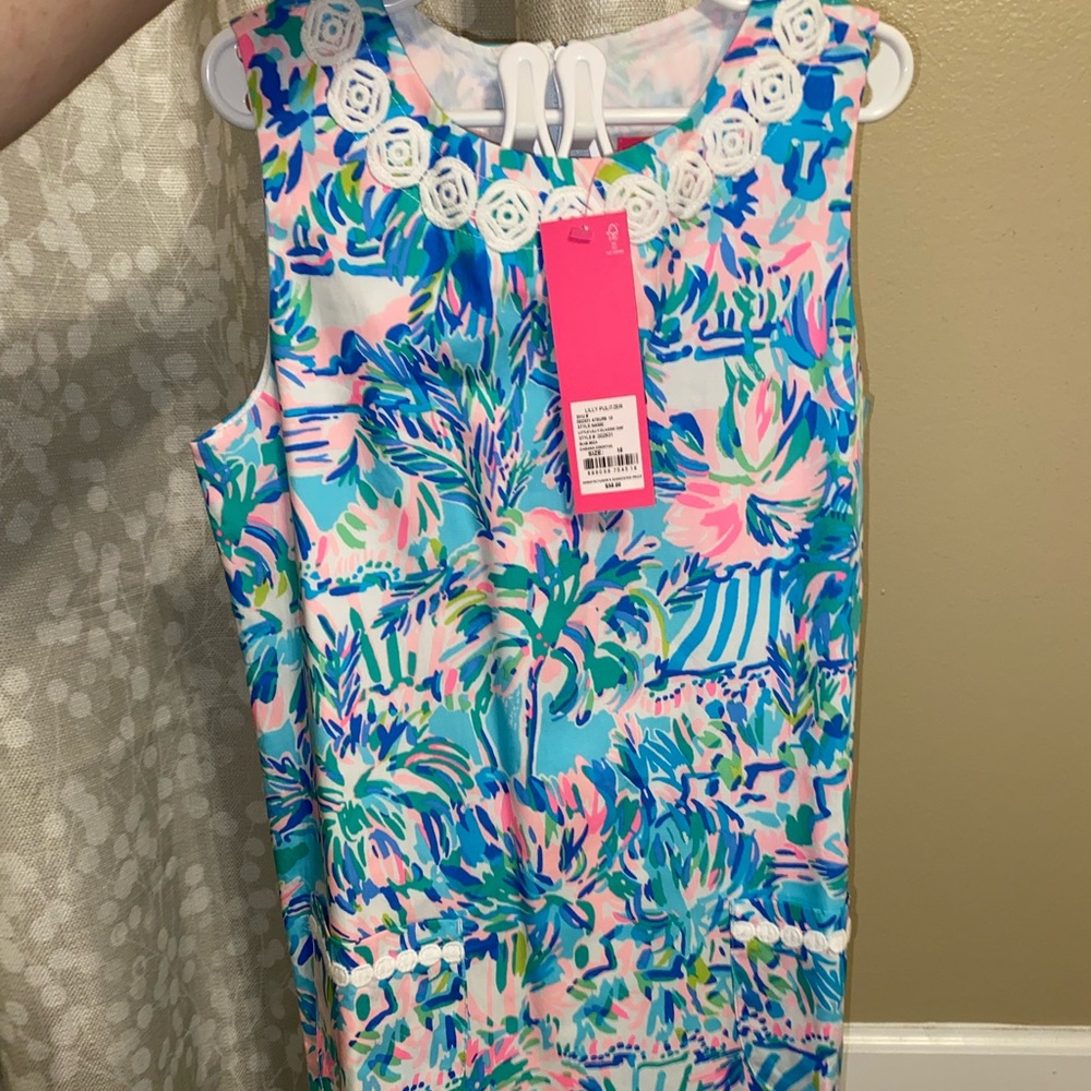 Lilly Pulitzer girls size 10. NWT! Smote/Pet free home.